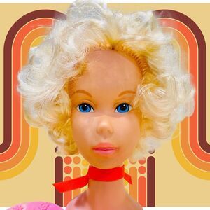 Vintage 1970s Barbie Beauty Center VTG Barbie 70s Original Barbie & Accessories